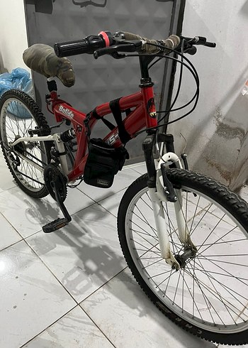 Kırmızı Bisiklet - Görsel 4