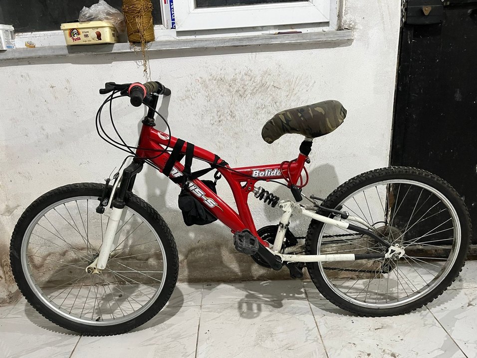 Kırmızı Bisiklet - Görsel 5