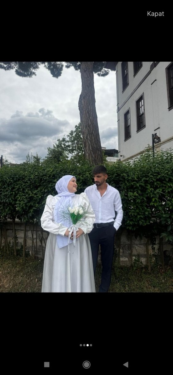 Uzun Kollu Beyaz Midi Düz Gelinlik - Görsel 3