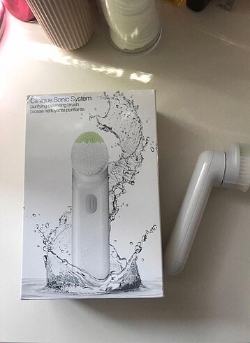 Clinique yüz temizleme cihazı