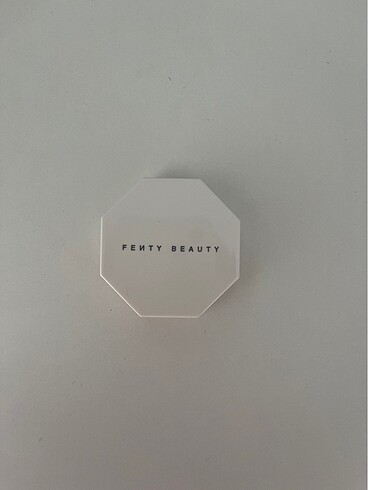 Fenty Beauty Fenty highlighter