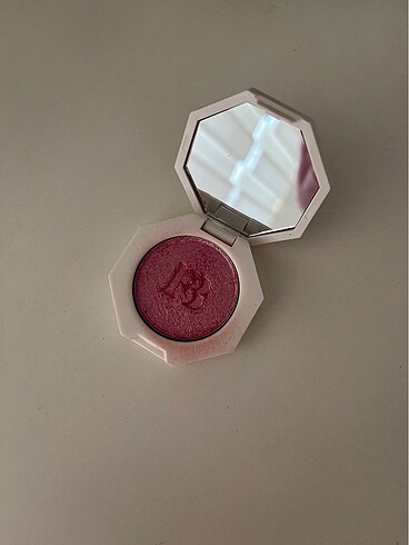  Beden Fenty highlighter