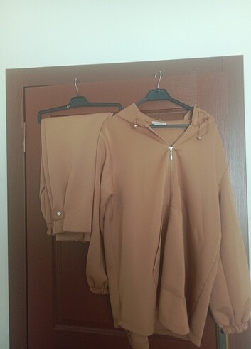 44 Beden kahverengi Renk Oversize takım 44 beden 