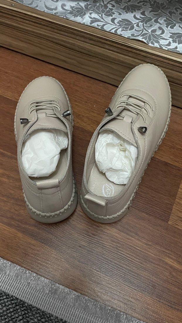 Düğmeli Bej Deri Kadın Günlük Ayakkabı - Görsel 3