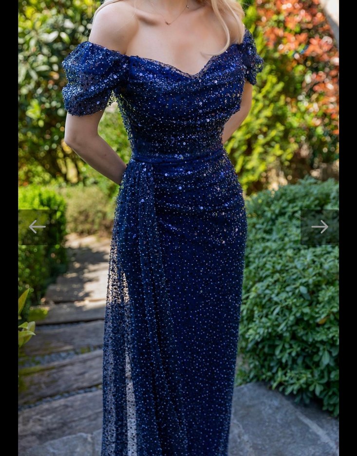 Parlak Lacivert Tasarım 
İşlemeli Uzun Abiye Elbise - Görsel 2