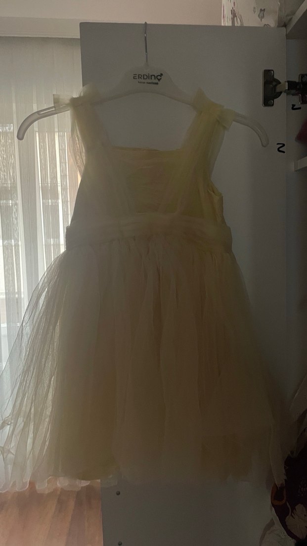 Sarı Dantelli Kız Çocuk Tül Elbise - Görsel 3