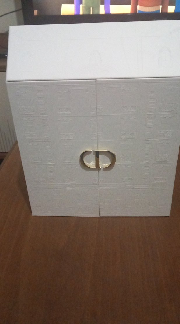 Dior Beyaz Kağıt  Kutu Louis vuitton karton çanta ve kutusu - Görsel 3