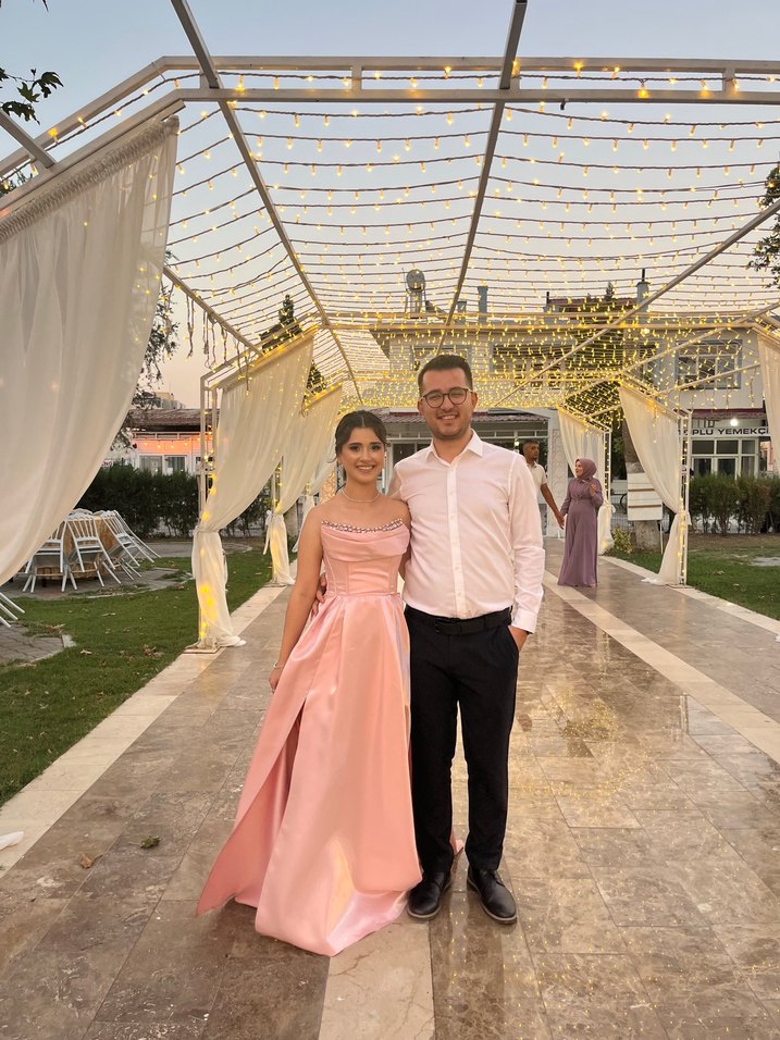 Pudra Pembe Uzun Drapeli Abiye Elbise - Görsel 3