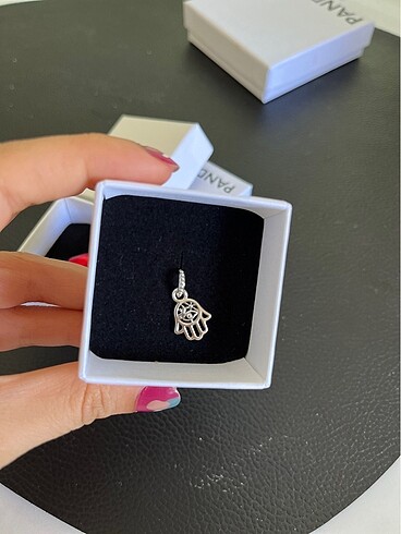 Sallantılı Charm