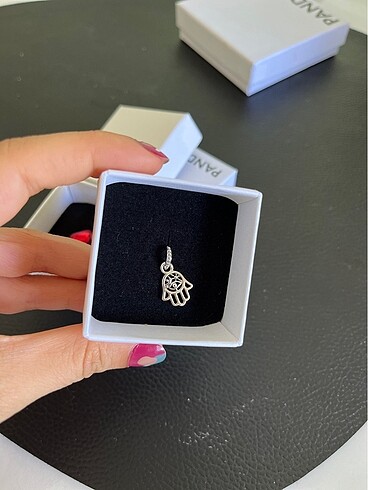 Pandora Sallantılı Charm