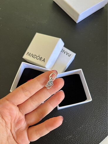  Beden Sallantılı Charm