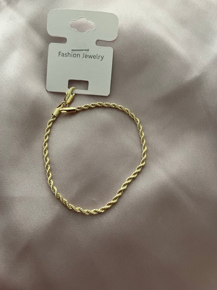 Altın Renk Burgu Model Kadın Bileklik - Görsel 3