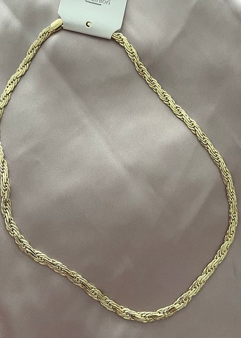 Altın Renkli Hasır Tarzı Kadın Çelik Kolye - Görsel 2