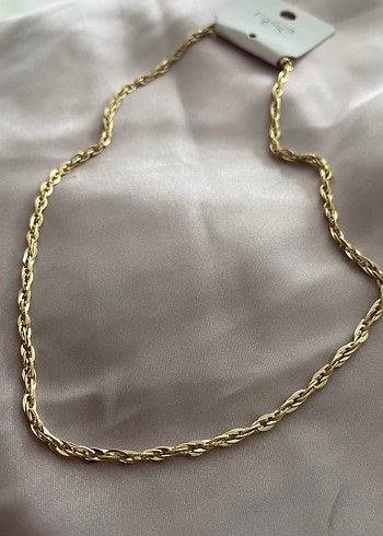 Altın Rengi Kadın Kolye - Görsel 4