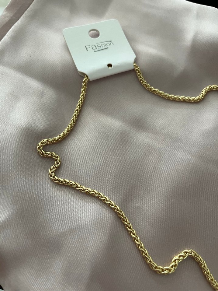 Burgu Model Altın Rengi Kadın Kolye - Görsel 3