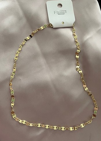 Altın Renkli Pul Kolye - Görsel 2