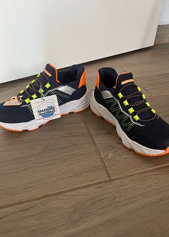 28 Beden çeşitli Renk Skechers Erkek Çocuk Renkli Spor Ayakkabı