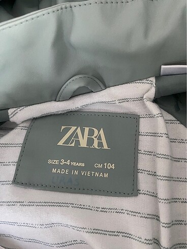 Zara Yağmurluk