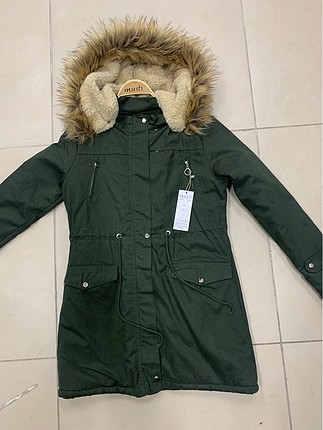 Kısa parka mont