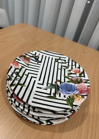 Çiçek ve çizgili dekoratif tabak seti - Görsel 6