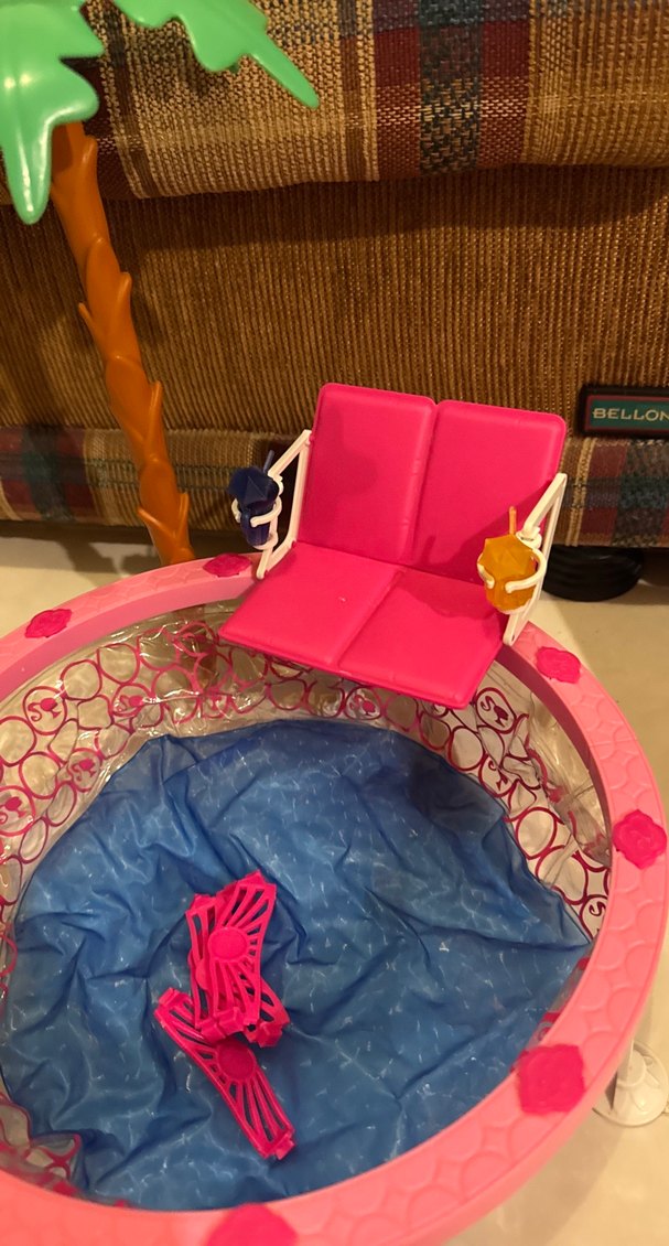 Barbie Renkli Oyuncak Kaydırak ve Havuz Seti (2012) - Görsel 2