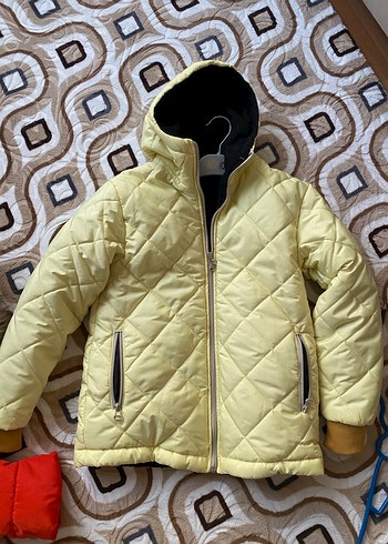 Sarı Kapüşonlu Erkek Çocuk Mont - Görsel 2