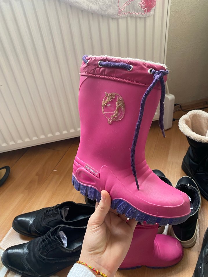 Parlak Pembe Tokalı Kız Çizmesi - Görsel 2