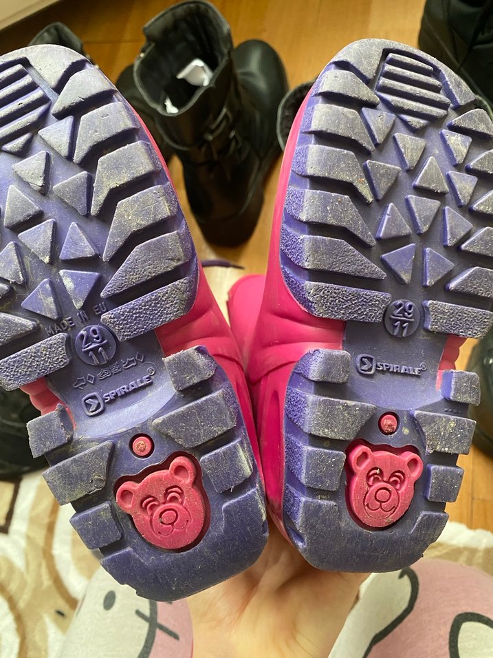 Parlak Pembe Tokalı Kız Çizmesi - Görsel 4