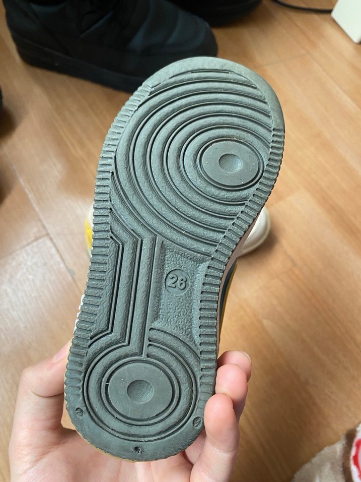 Çocuk Sarı Renkli Nike Spor Ayakkabı - Görsel 4