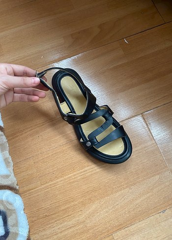 Kadın Siyah Dolgu Topuklu Sandalet - Görsel 3