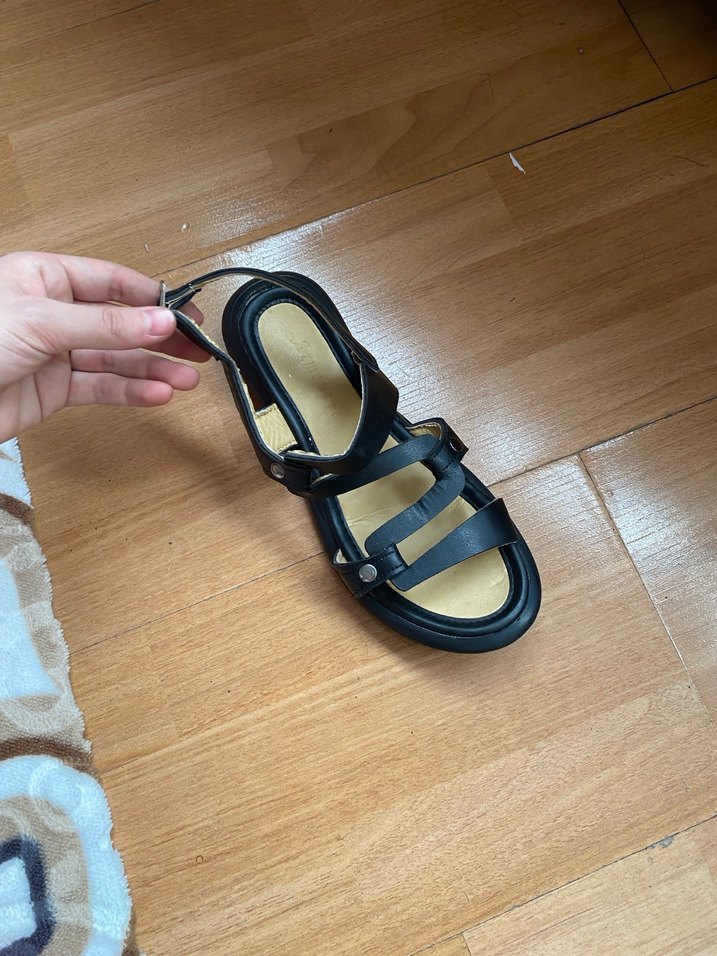 Kadın Siyah Dolgu Topuklu Sandalet - Görsel 3