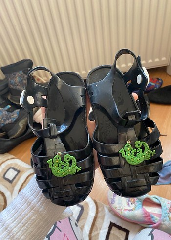 yeşil yılan desenli çocuk sandalet - Görsel 3