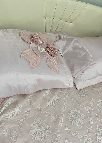 Nakışlı Pembe Yatak Örtüsü - Görsel 2