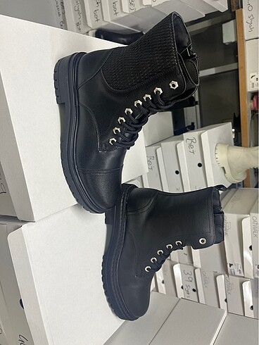 Deichmann Bayan bot