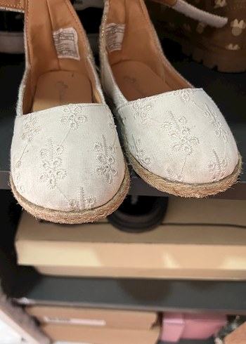 Kız Çocuk Beyaz Nakışlı Dantel Babet - Görsel 4