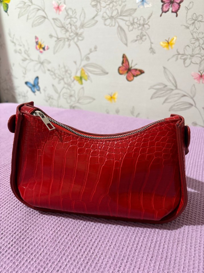 Kırmızı Parlak Deri Yılan Desenli Kadın Çanta - Görsel 3