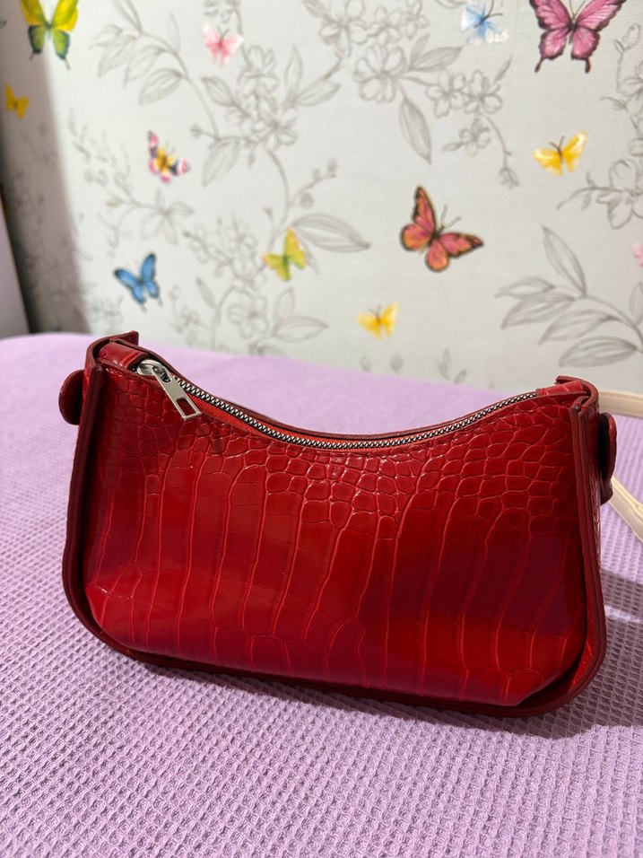 Kırmızı Parlak Deri Yılan Desenli Kadın Çanta - Görsel 2