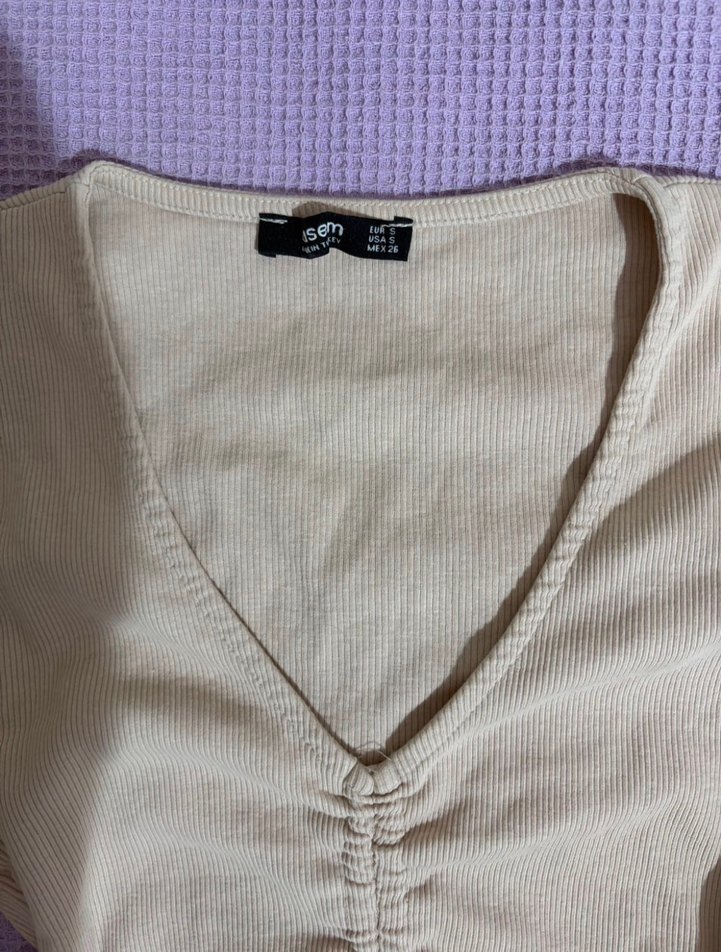 V Yaka Büzgülü Crop Bluz - Görsel 3