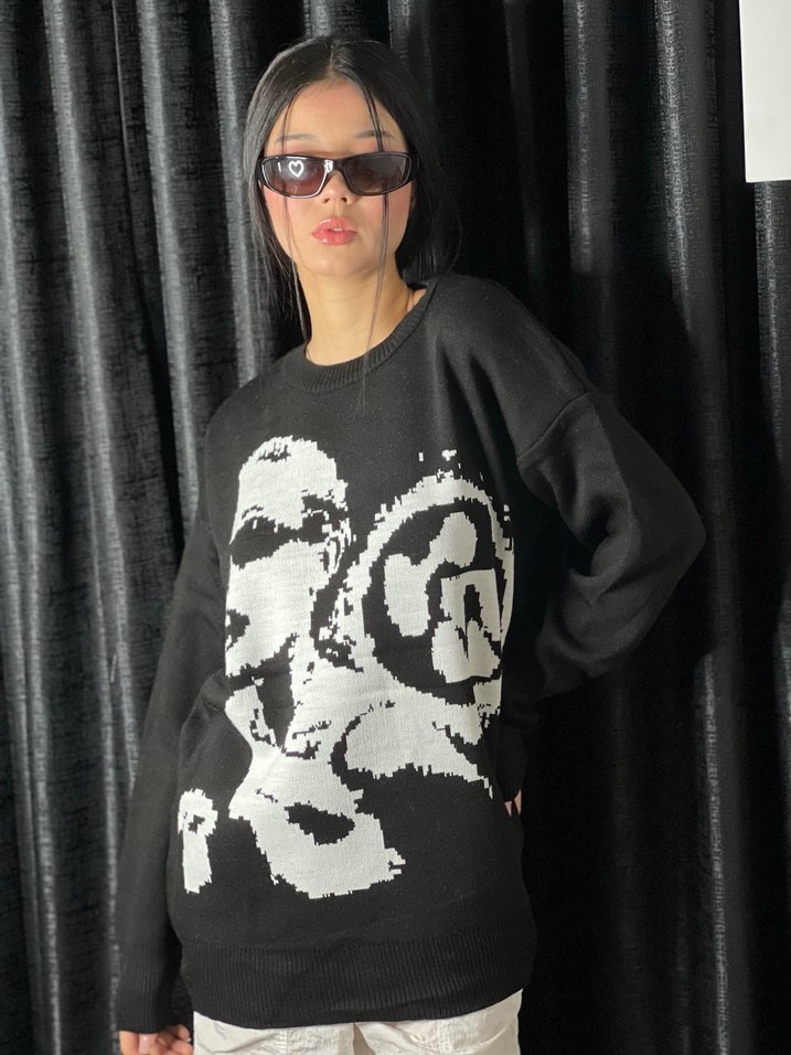 Siyah Baskılı Salaş Triko Skyline Y2K Girl Baskılı   Kazak - Görsel 3