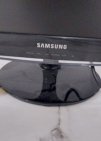 SAMSUNG 19 inc bilgisayar monitoru - Görsel 2