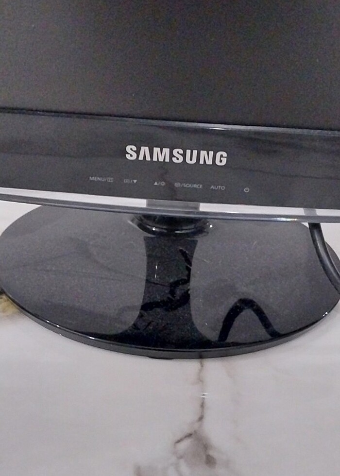 SAMSUNG 19 inc bilgisayar monitoru - Görsel 2