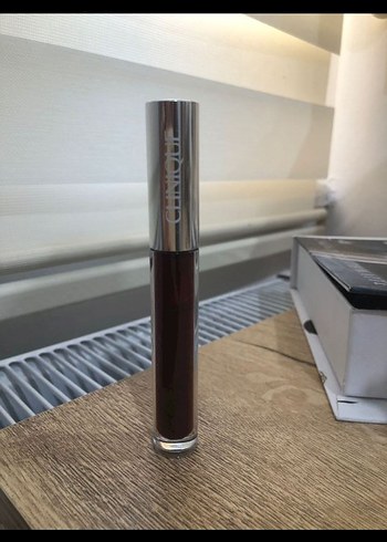 Clinique Pop Plush Kremli Dudak Parlatıcısı - Black Honey Pop - Görsel 2