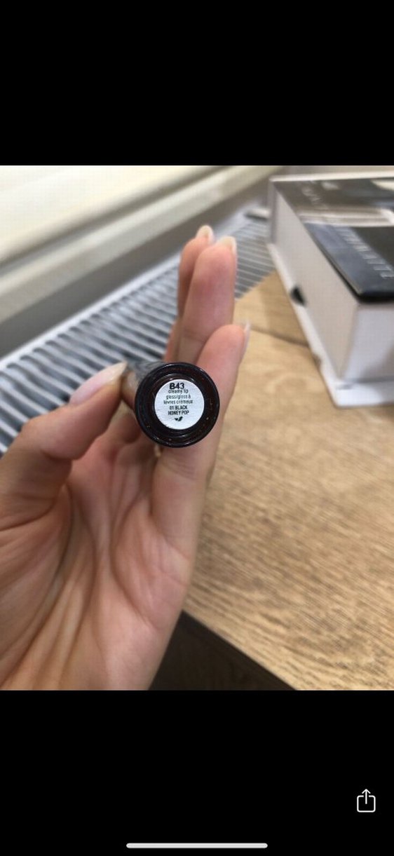 Clinique Pop Plush Kremli Dudak Parlatıcısı - Black Honey Pop - Görsel 3