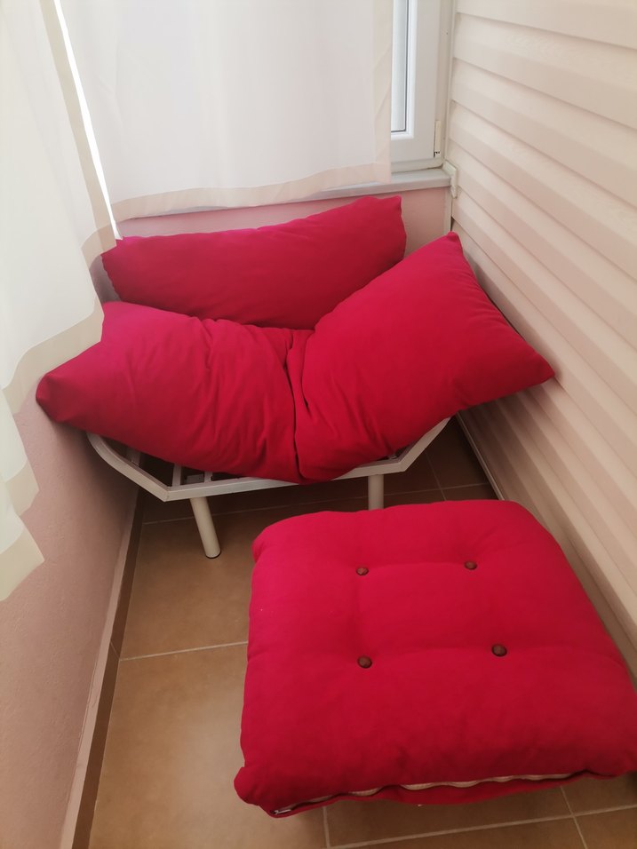 Kırmızı Düz Yastıklı emzirme koltuğu puf koltuk berjer - Görsel 5