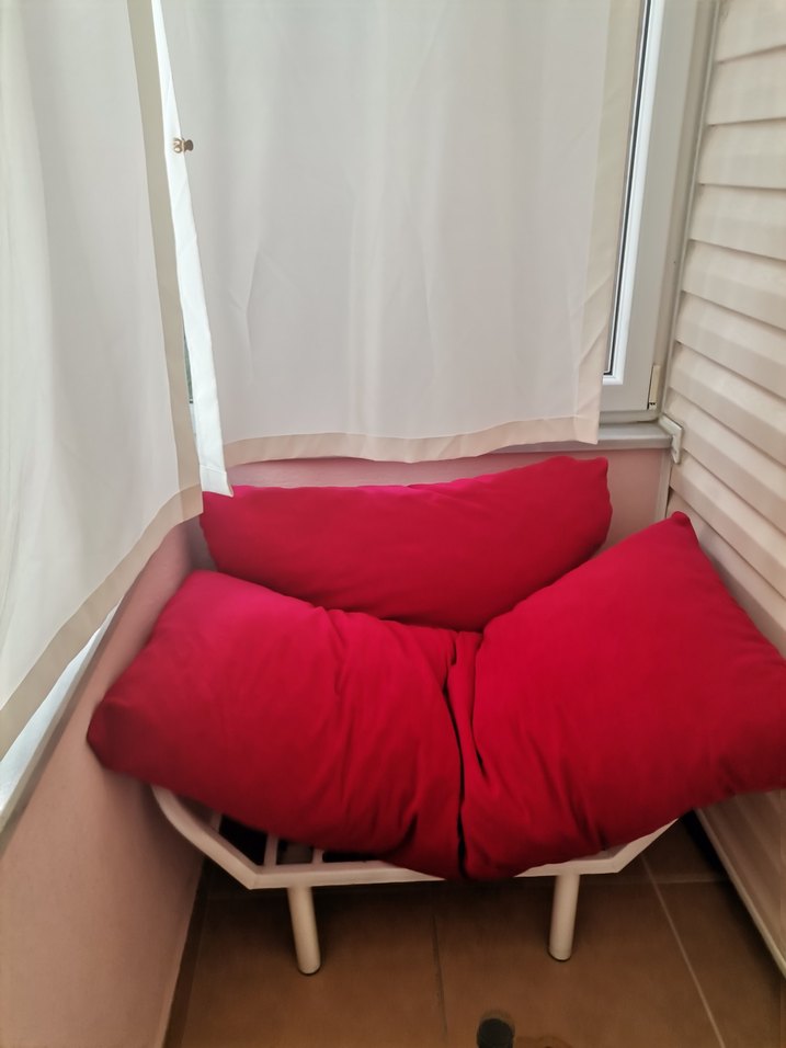 Kırmızı Düz Yastıklı emzirme koltuğu puf koltuk berjer - Görsel 3