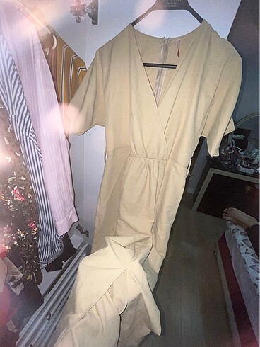 Zara Yırtmaçlı kısa kollu elbise
