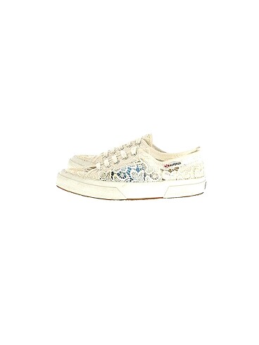 Superga Spor Ayakkabı %70 İndirimli.