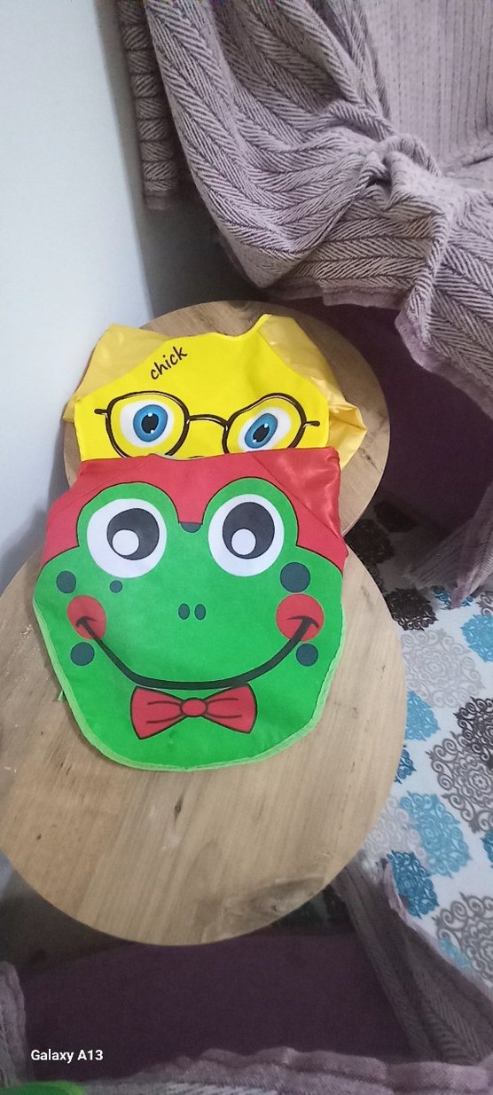 Renkli Baskılı Bebek Önlüğü - Görsel 3