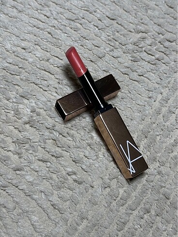 Beden Nars Afterglow Shine Lipstick Ruj