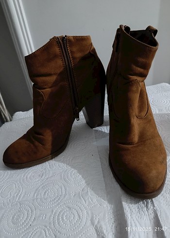 Kahverengi Süet Kadın Dolgu Topuklu Bot - Görsel 2